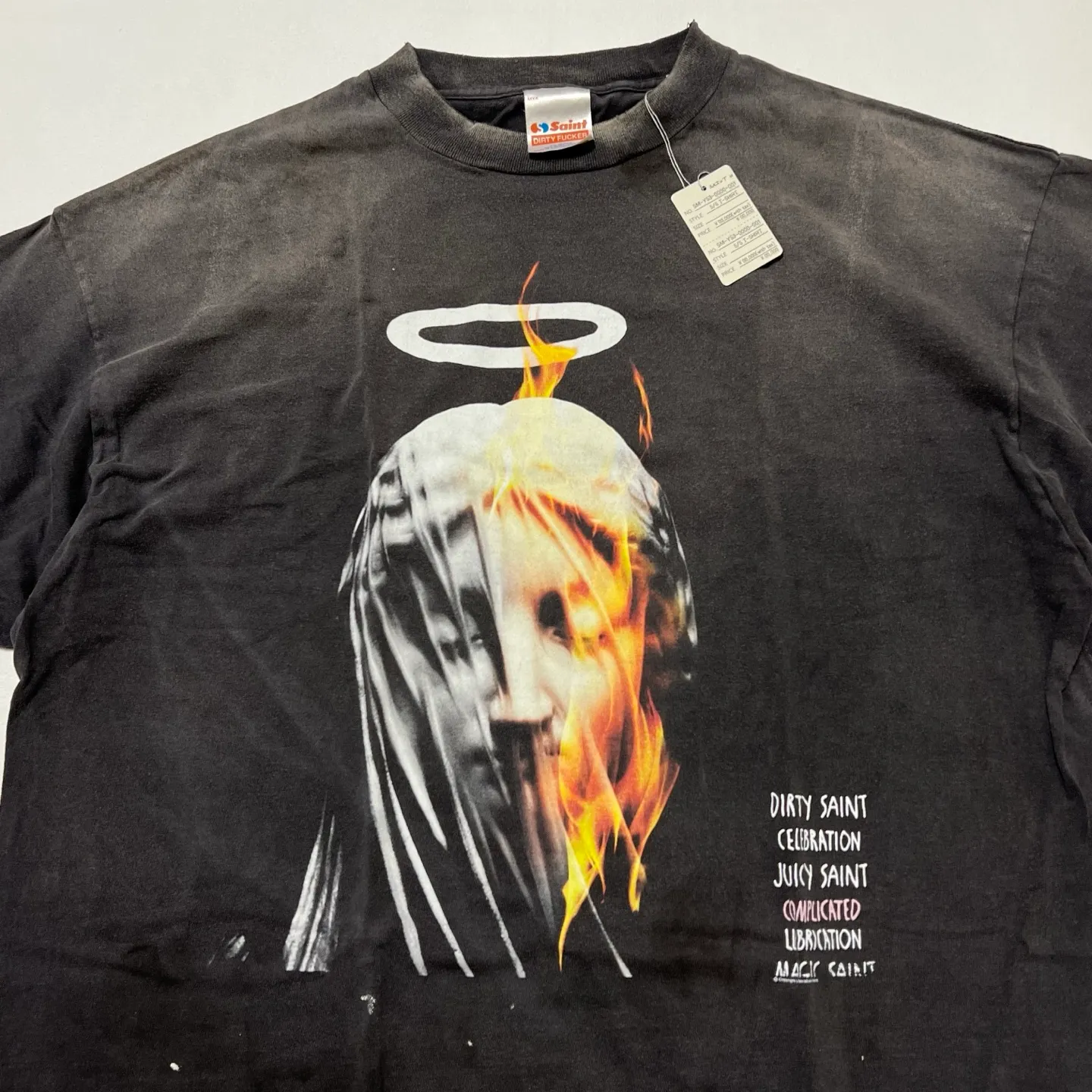 SAINT Mxxxxxx SS TEE/DEVIL DADDY/BLK Virgin Mary retro distressed printed tee, washed black S-XL, this season's hottest item, in order to give you an authentic experience, repeated debugging and polishing in printing and washing, finally meet you, the same old style, the same as the original version, cylindrical side seam OE yarn fabric/completely matched accessories, garment dyeing, heavy washing and water fading, bust bandage fading.